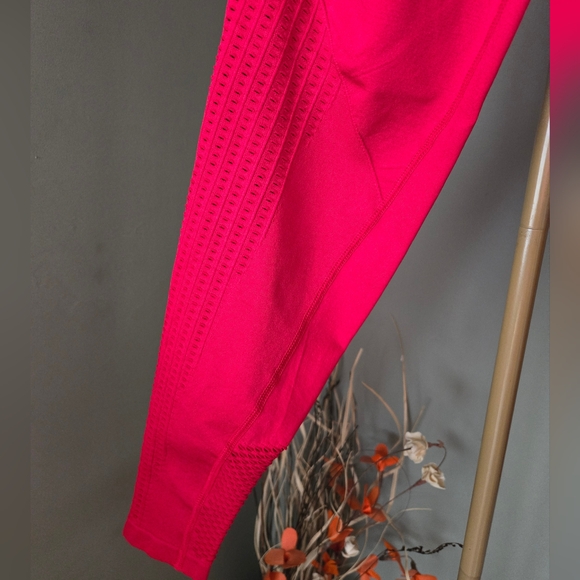 Fabletics Leggings sz Small Red - Picture 2 of 4